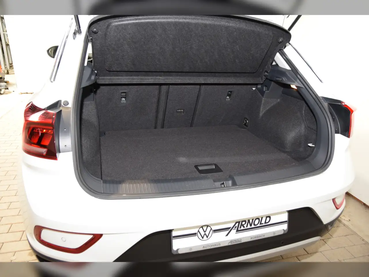 Volkswagen T-Roc TSI Move DSG AHK - LED - Navi 7