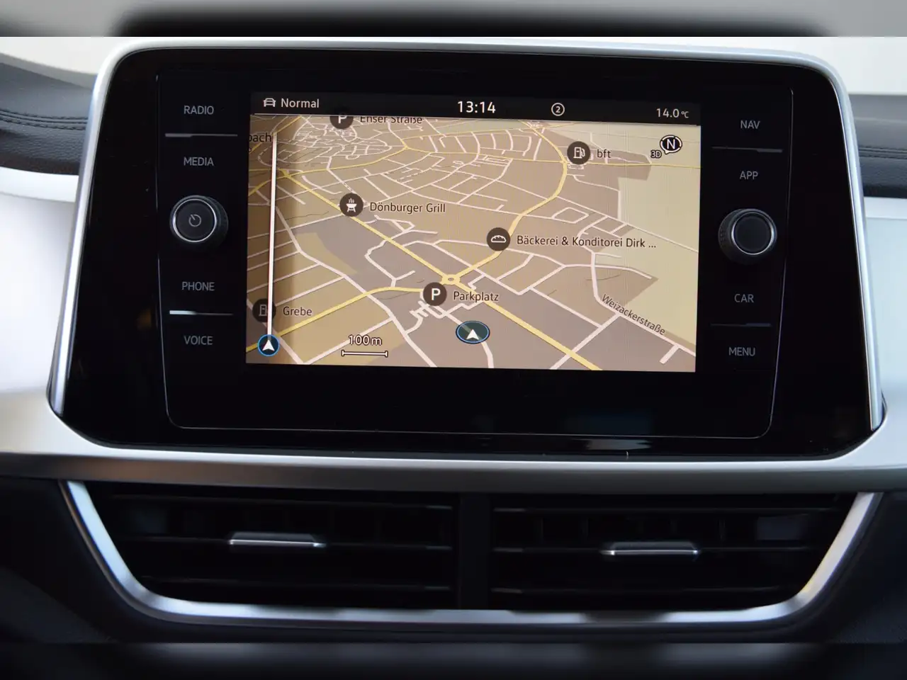 Volkswagen T-Roc TSI Move DSG AHK - LED - Navi 13