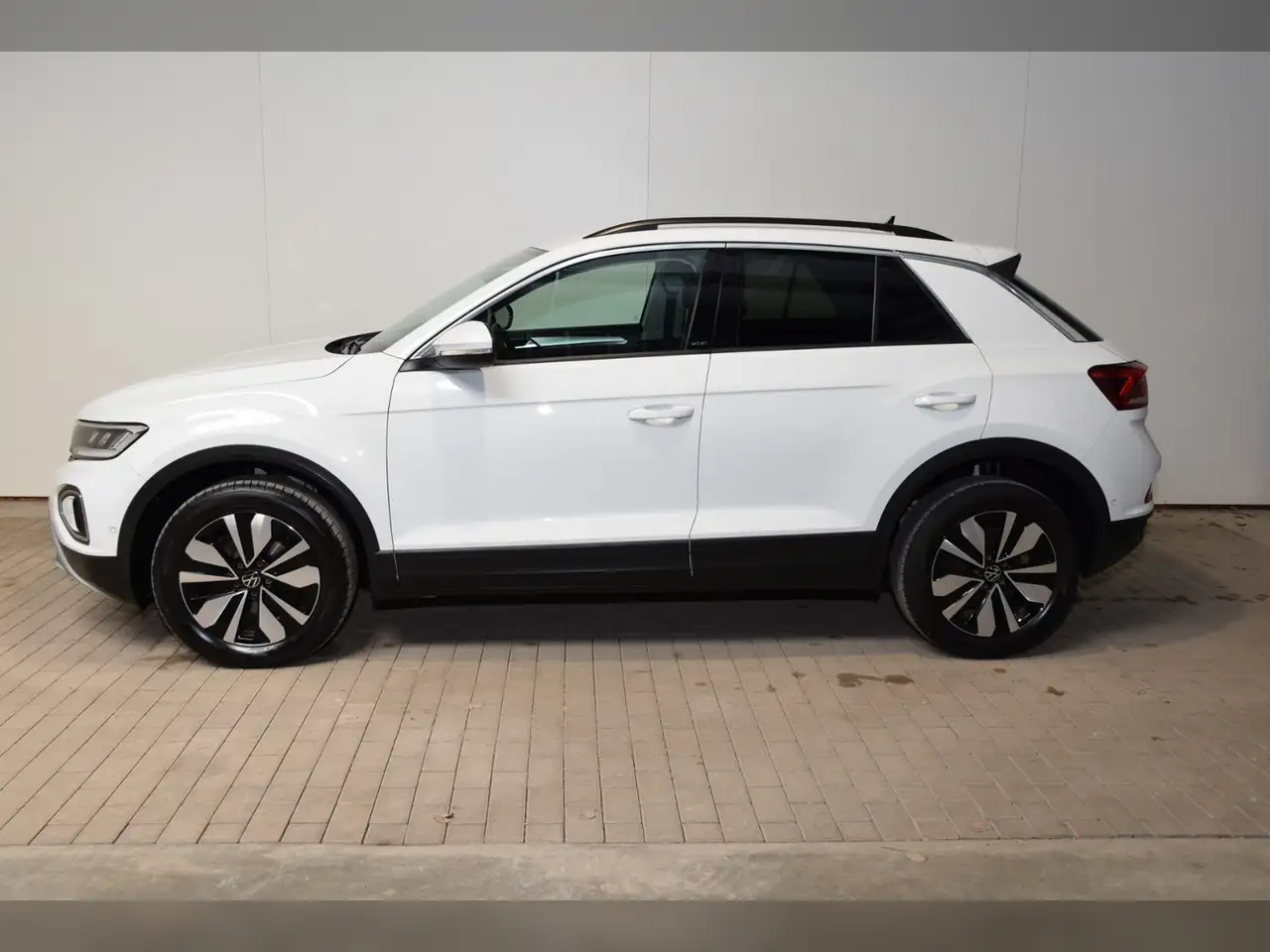 Volkswagen T-Roc TSI Move DSG AHK - LED - Navi 3