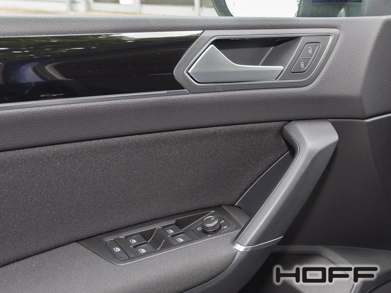 Volkswagen Touran 2.0 TDI DSG Highline Standheizung Panorama AHK Ans — photo 5