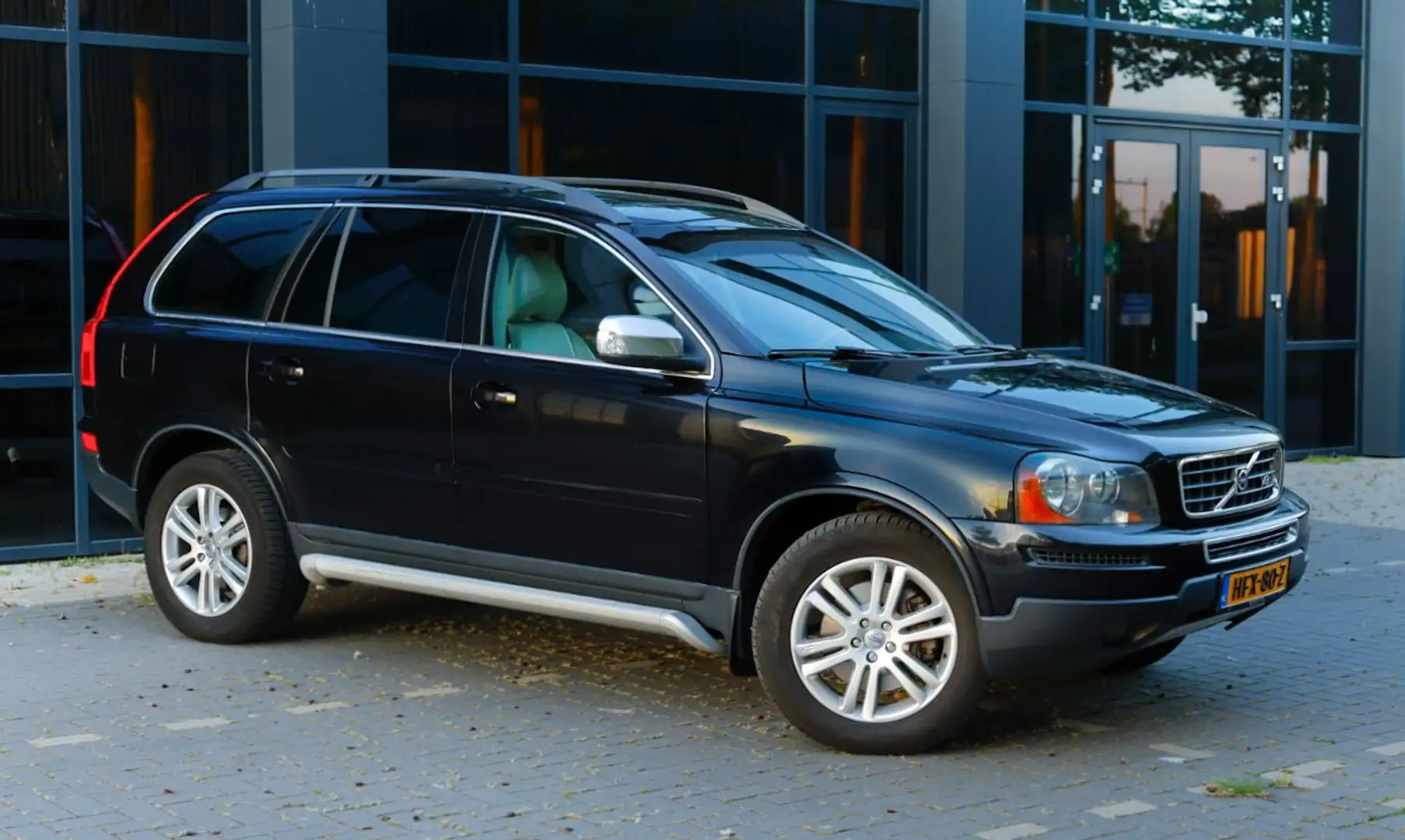 Volvo XC90 V8 4.4 315pk FaceLift LageKM Garantie Noir - 2