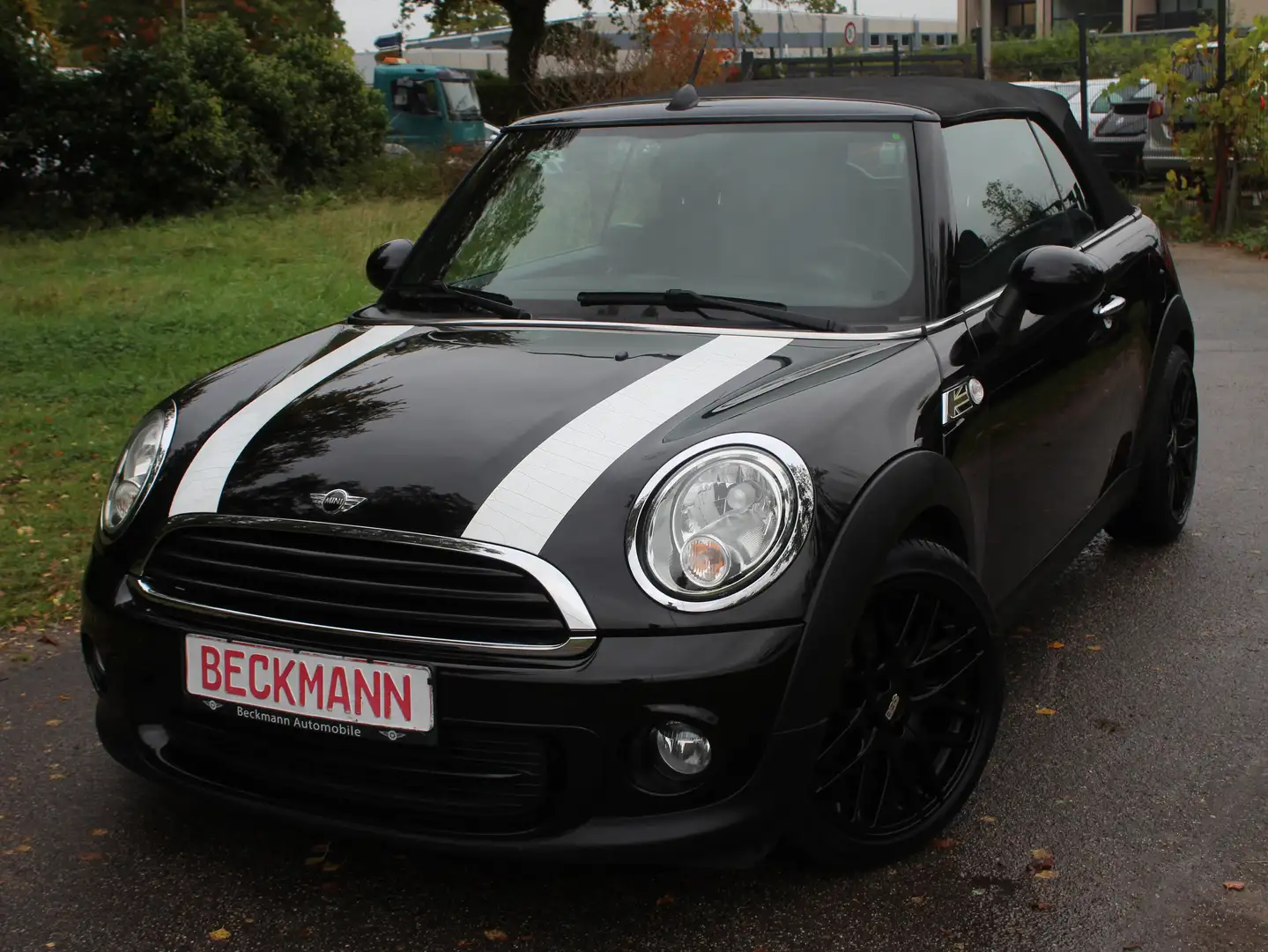 MINI One Cabrio One Schwarz - 1