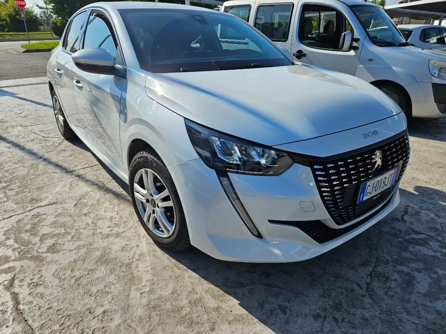 Peugeot 208 BlueHDi 100 Stop&Start 5 porte Active Pack Wit - 2