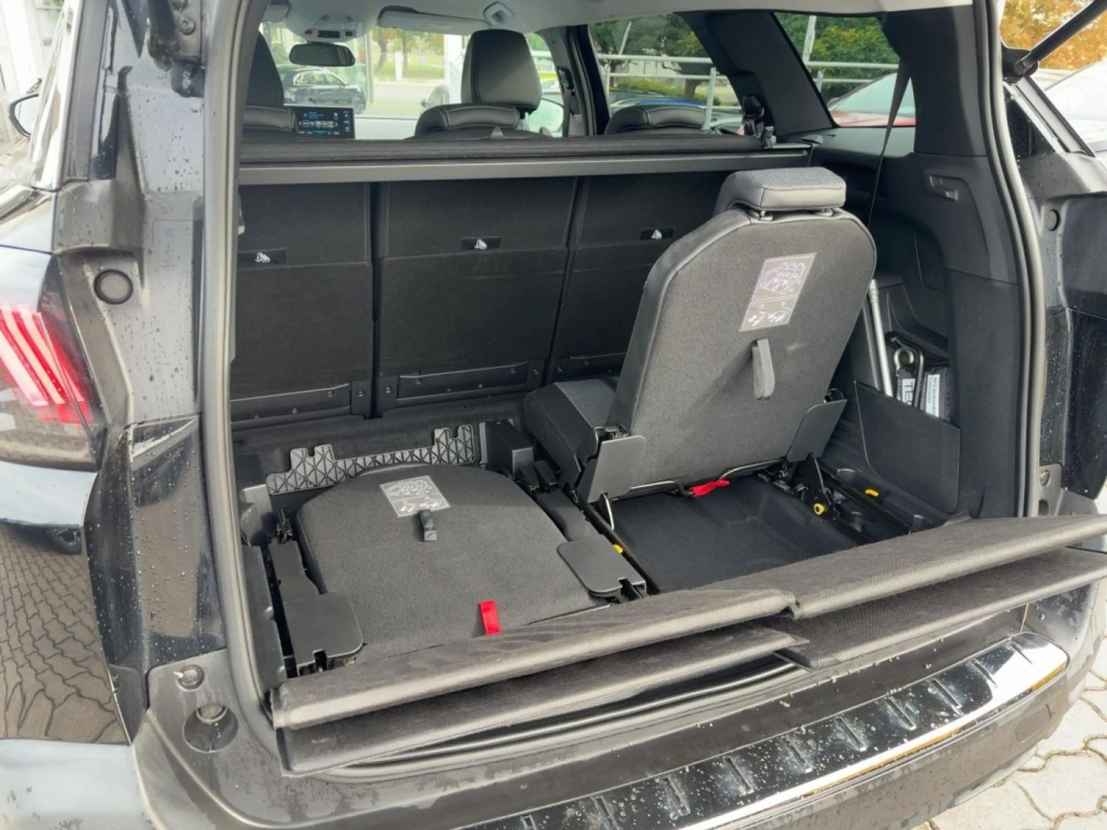 Peugeot 5008 Allure Pack BHDi 130 EAT8 — photo 14