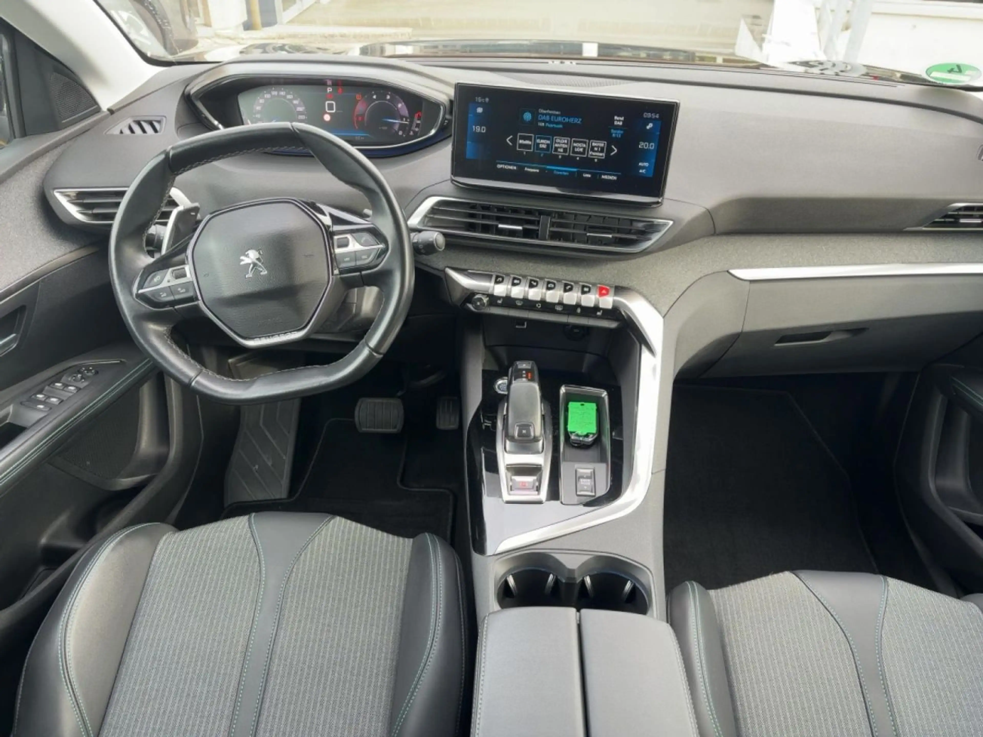 Peugeot 5008 Allure Pack BHDi 130 EAT8 — photo 10