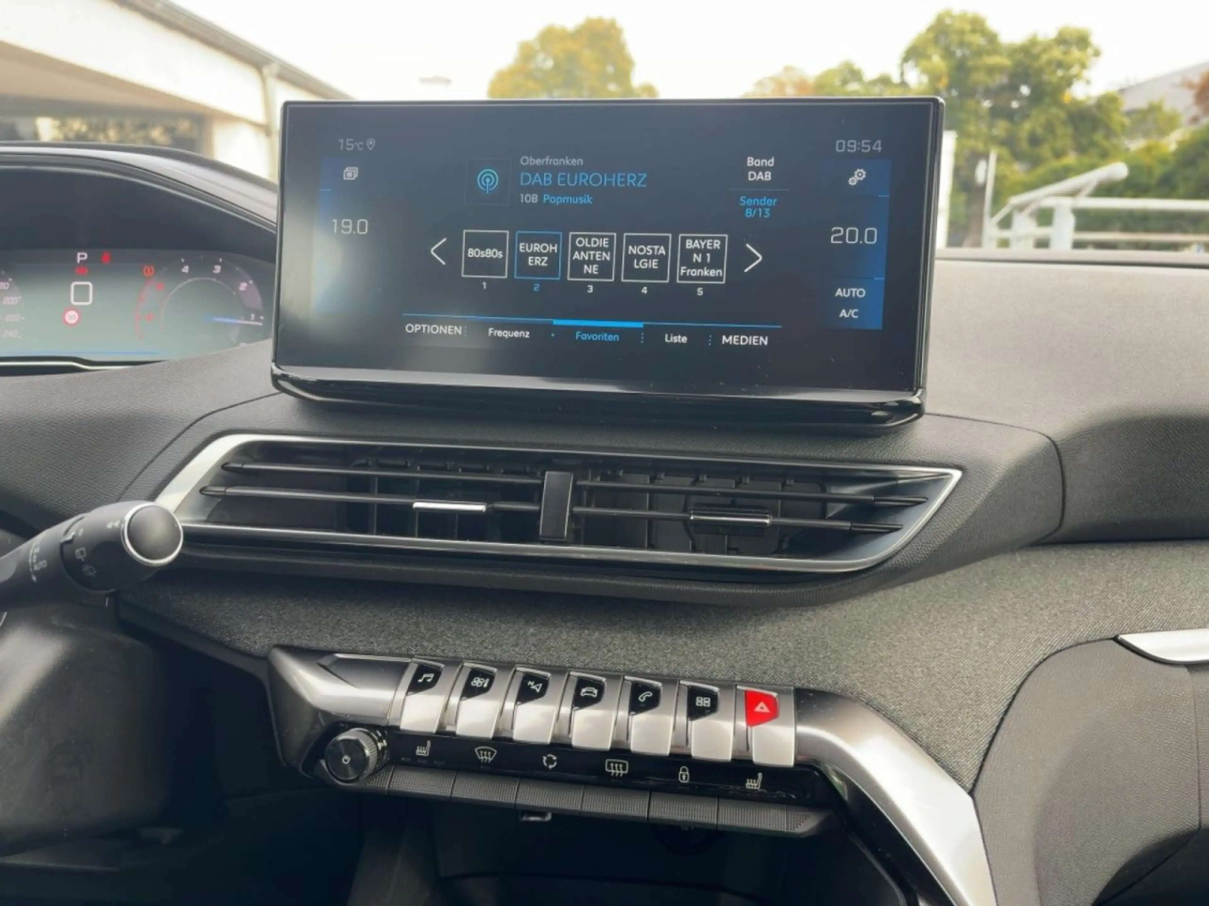 Peugeot 5008 Allure Pack BHDi 130 EAT8 — photo 12