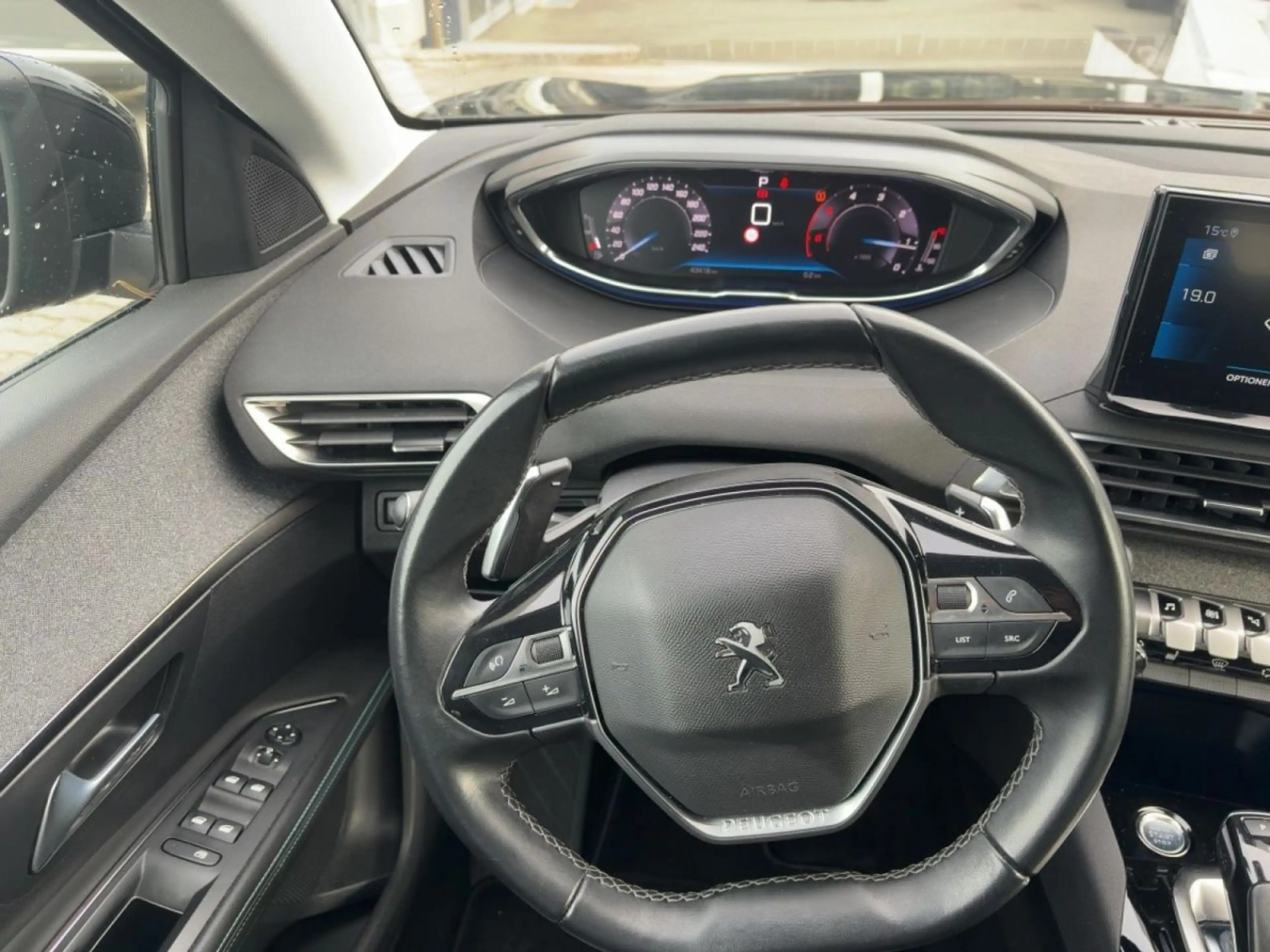 Peugeot 5008 Allure Pack BHDi 130 EAT8 — photo 11