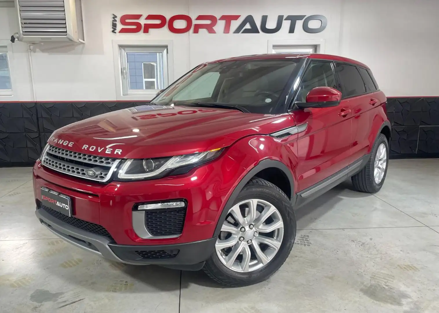 Land Rover Range Rover Evoque 2.0 eD4 5p. SE Dynamic Rot - 1