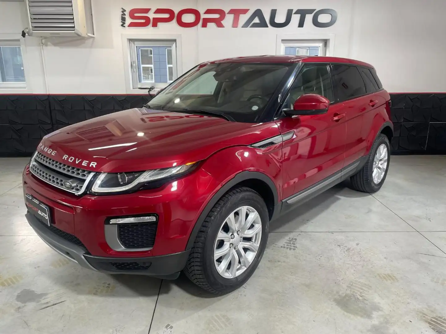 Land Rover Range Rover Evoque 2.0 eD4 5p. SE Dynamic Rot - 2
