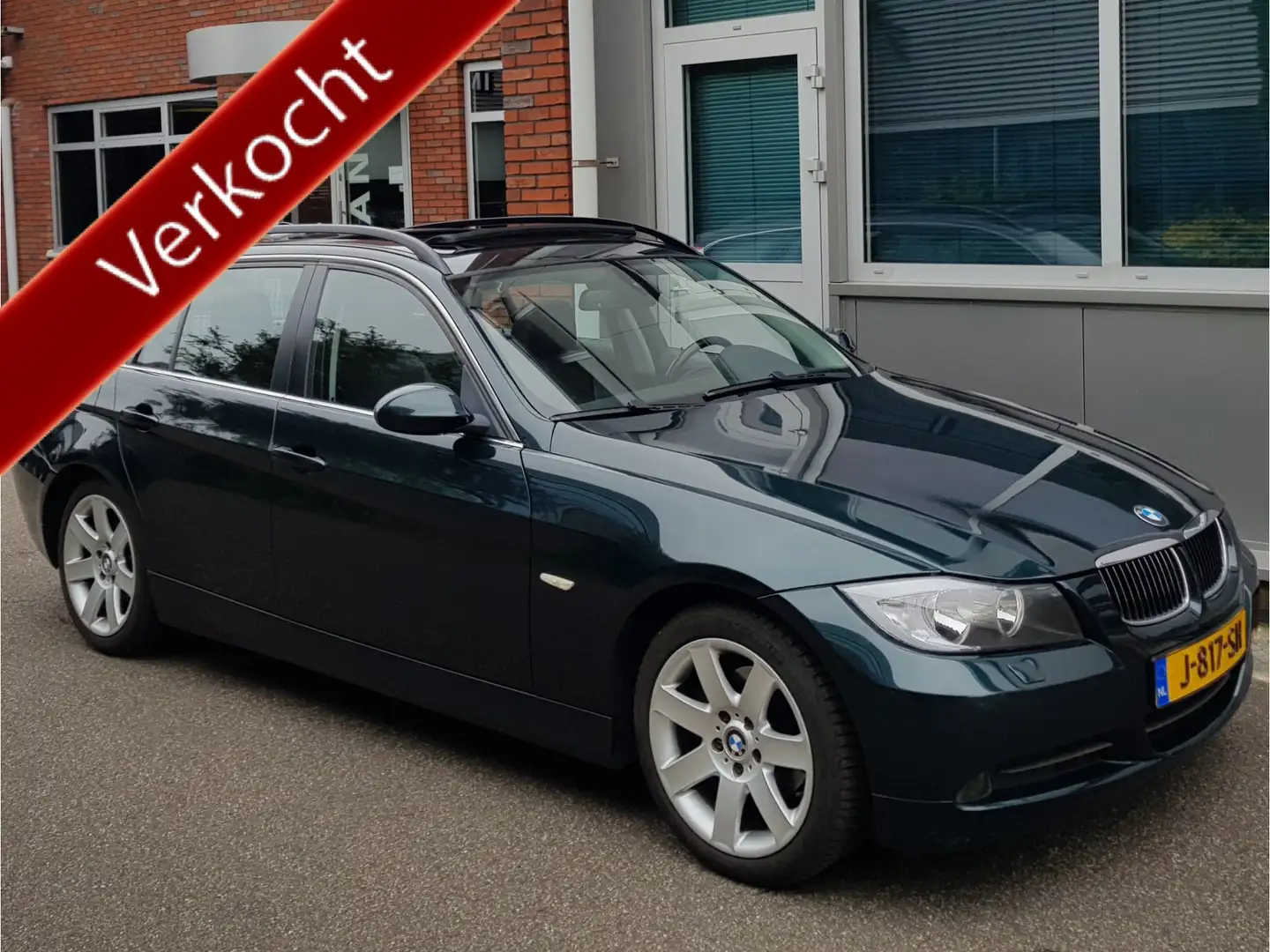 BMW 325 3-serie Touring 325i Aut PanoDak Trekhaak Navi 1/2 Zelená - 1