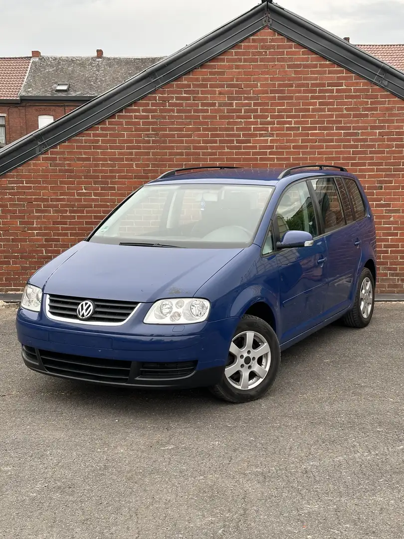 Volkswagen Touran 1.6i 16v FSI Highline - 1