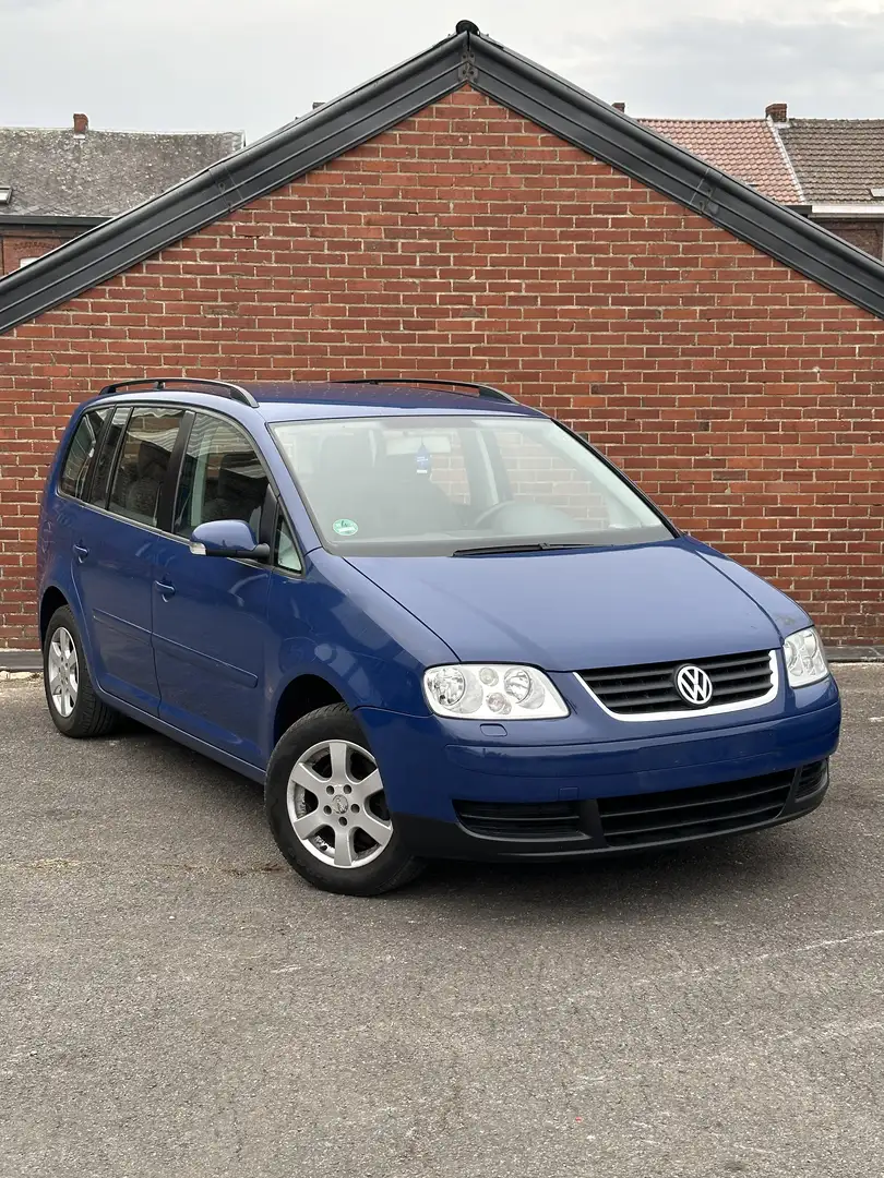 Volkswagen Touran 1.6i 16v FSI Highline - 2