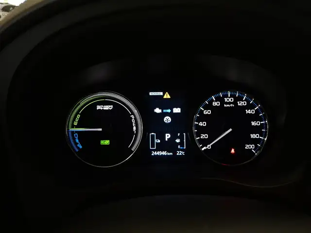 Mitsubishi Outlander view 17