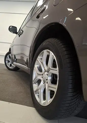 Mitsubishi Outlander view 28