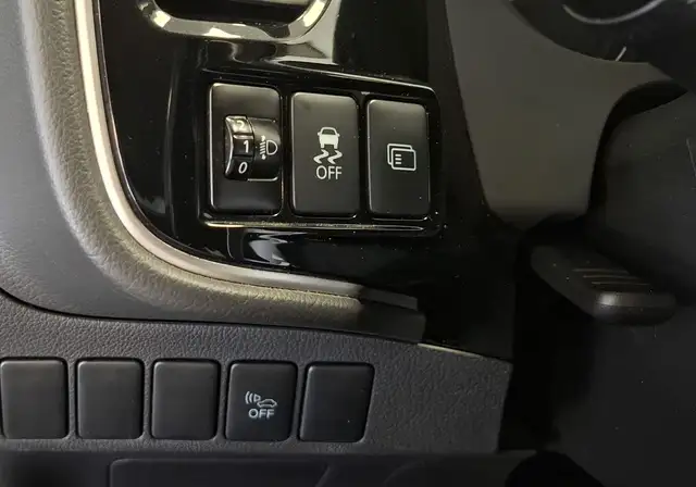 Mitsubishi Outlander view 13