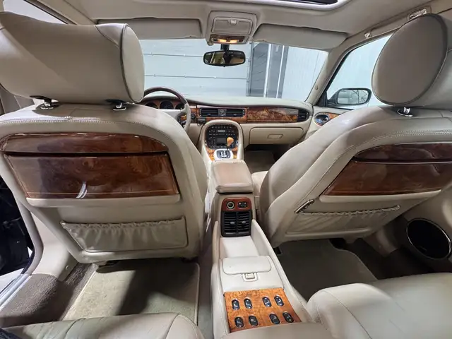Daimler Super V8 view 12