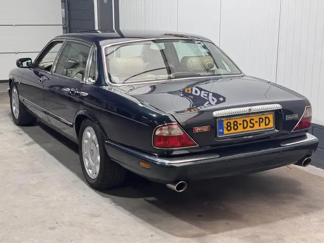 Daimler Super V8 view 7