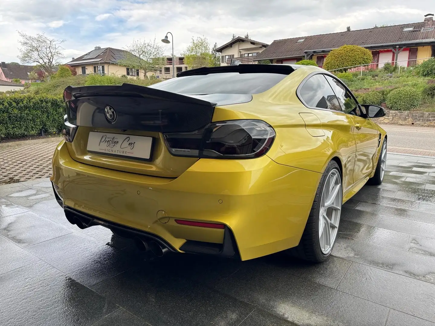 BMW M4 Coupe DKG - 431cv - avec Garantie 24 mois Jaune - 2