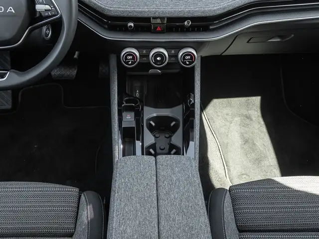 Skoda Superb view 15