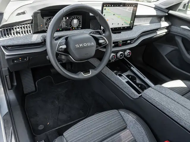 Skoda Superb view 10