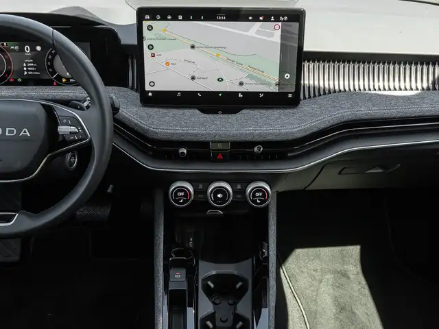 Skoda Superb view 13