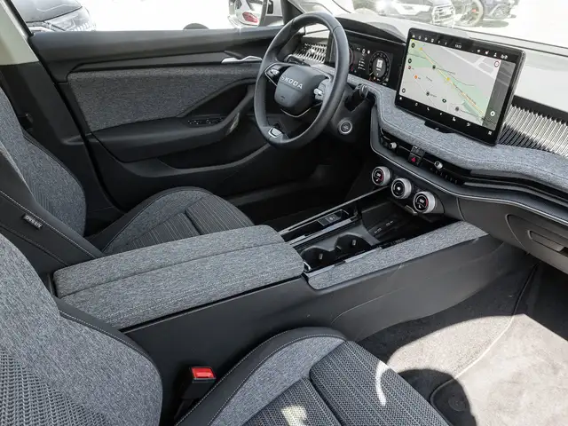 Skoda Superb view 9