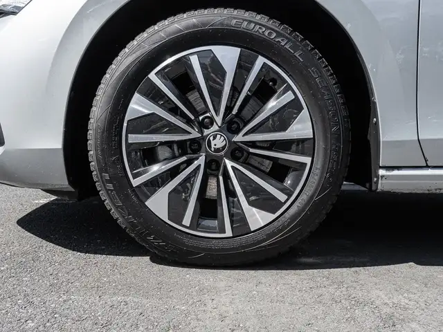 Skoda Superb view 7