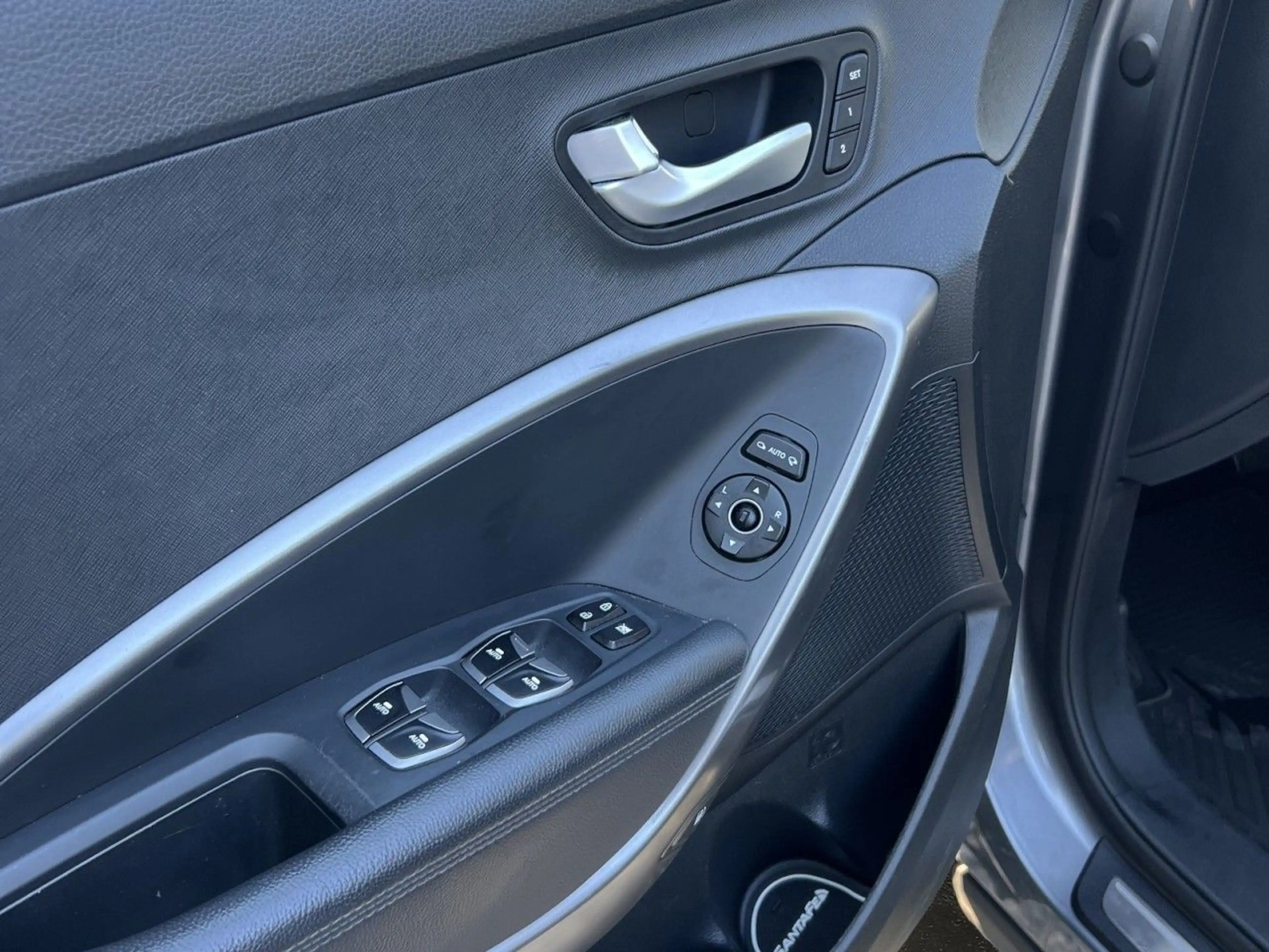 Hyundai SANTA FE Premium 4WD Klima Xenon Navi Leder — photo 9