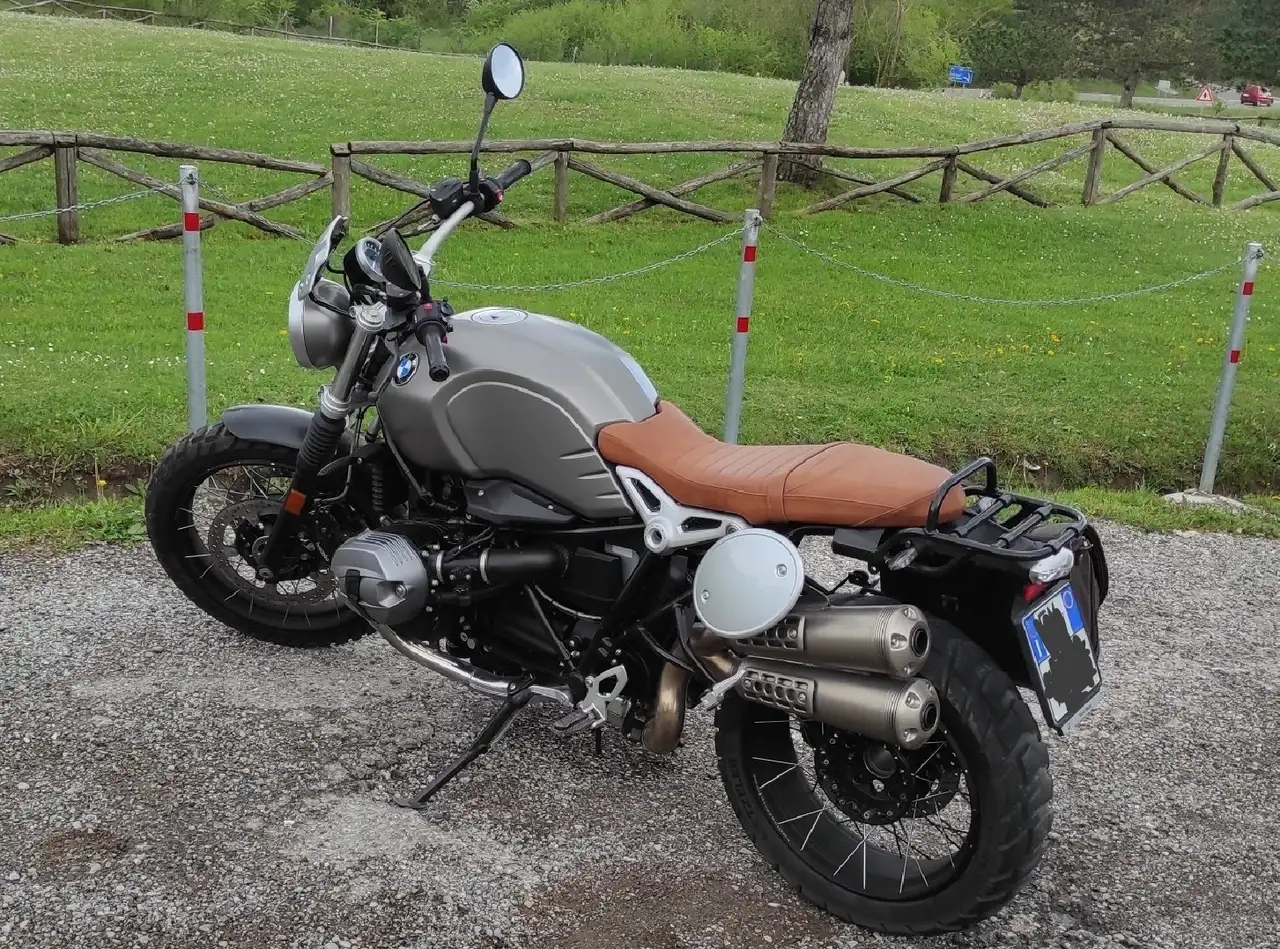 BMW R nineT