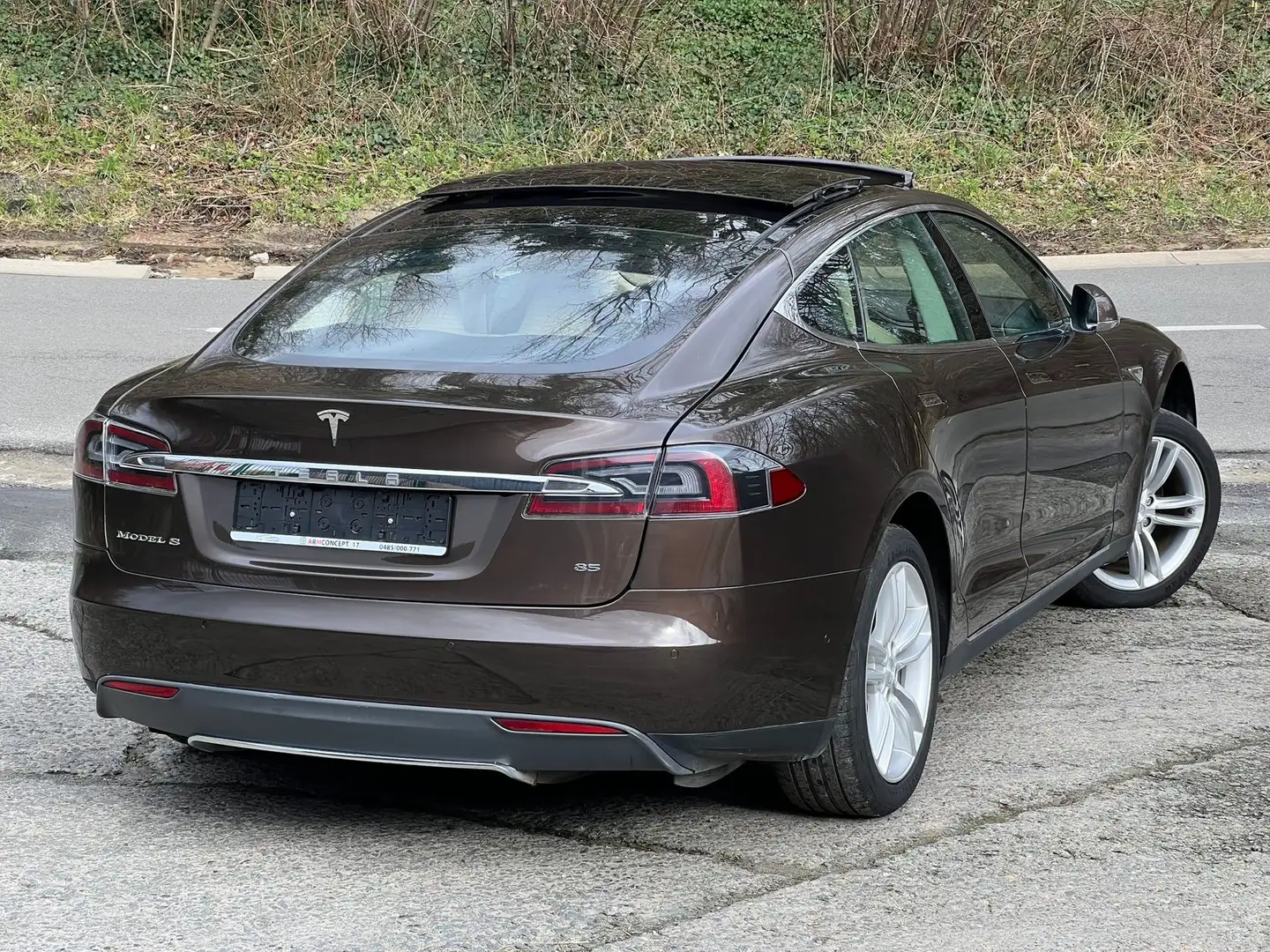 Tesla Model S 85kw 89000km Pano/LED/autopilot smeđa - 2