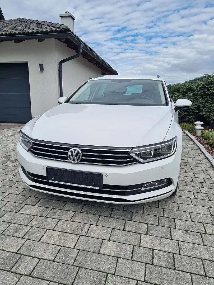 Volkswagen Passat Variant Comfortline 2,0 TDI SCR Sitzheizung, Zentralver... Weiß - 2