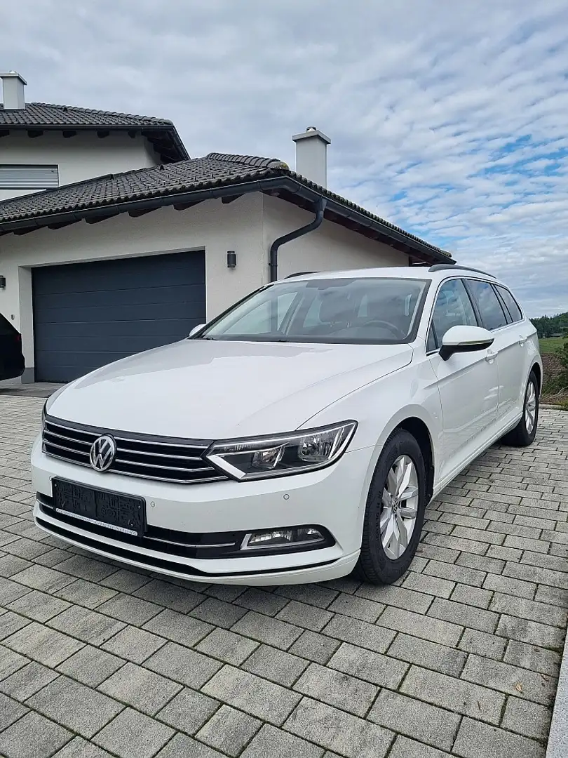 Volkswagen Passat Variant Comfortline 2,0 TDI SCR Sitzheizung, Zentralver... Weiß - 1