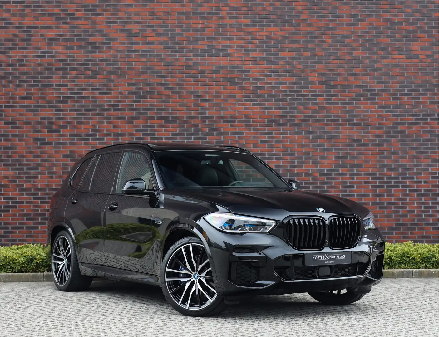 BMW X5 45e X-Drive | M-Sport - Pano - Laser - Trekhaak Zwart - 1