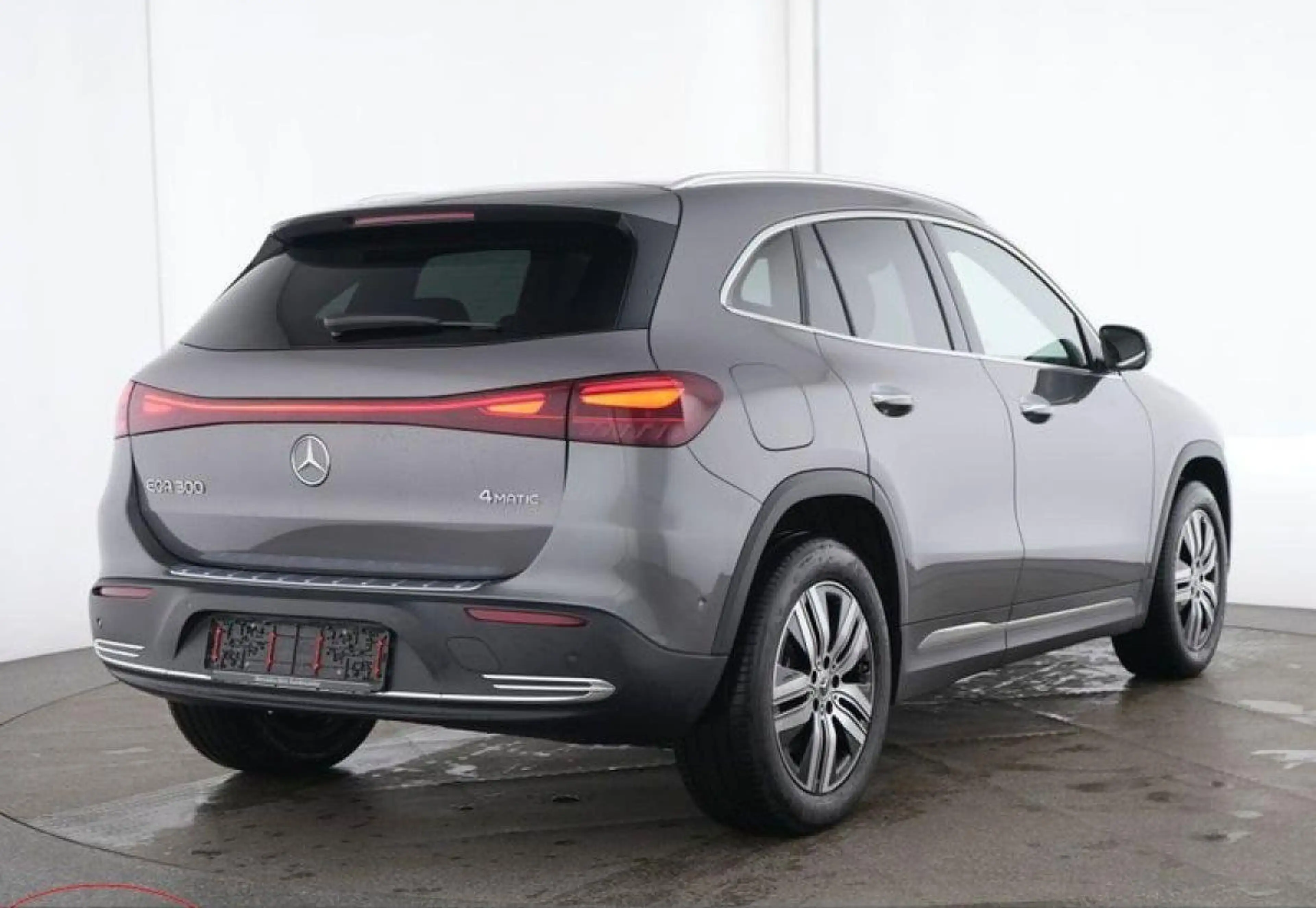 Mercedes-Benz EQA 300 EQA 300 66,5kWh 4Matic Aut. — photo 2