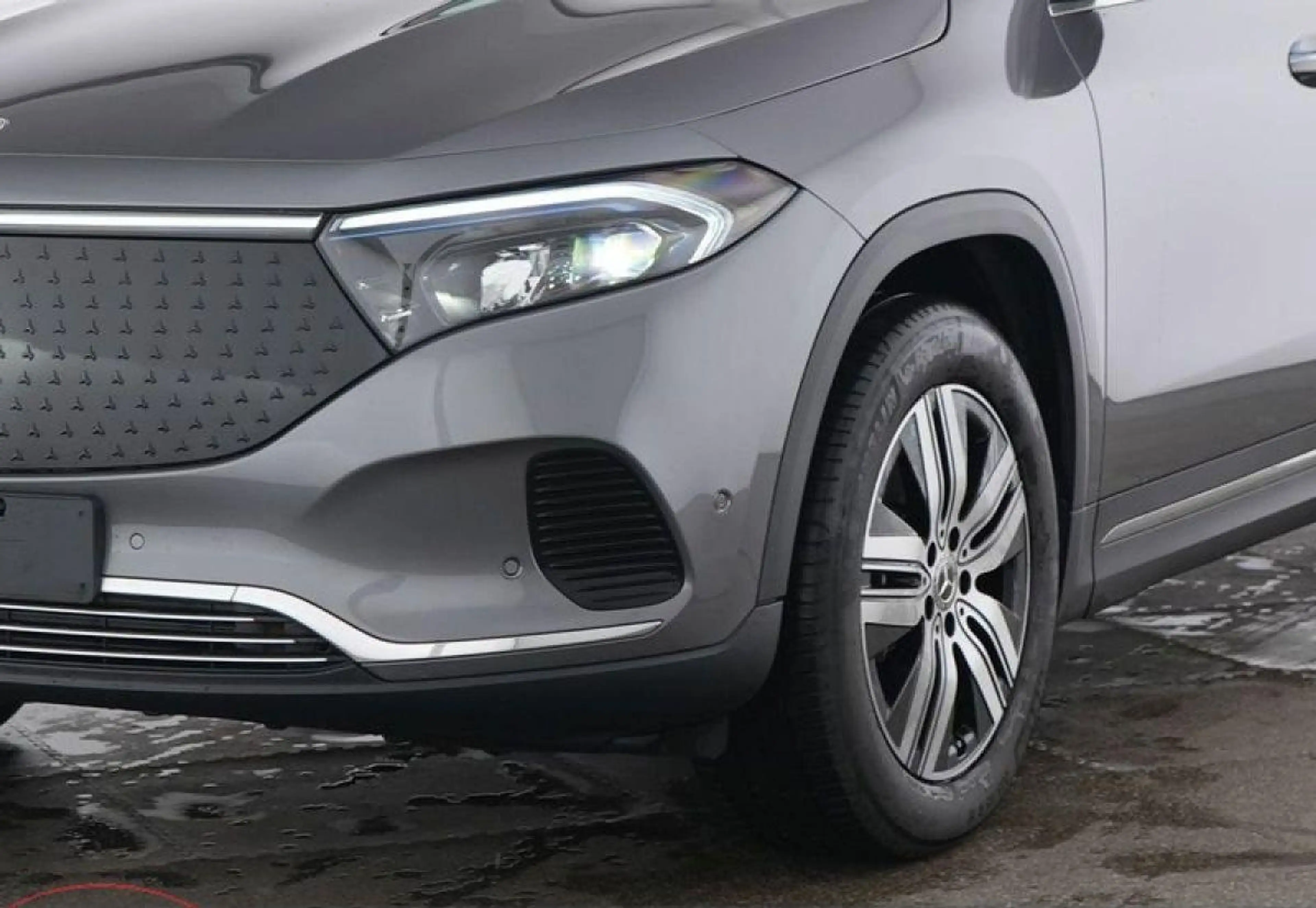 Mercedes-Benz EQA 300 EQA 300 66,5kWh 4Matic Aut. — photo 4