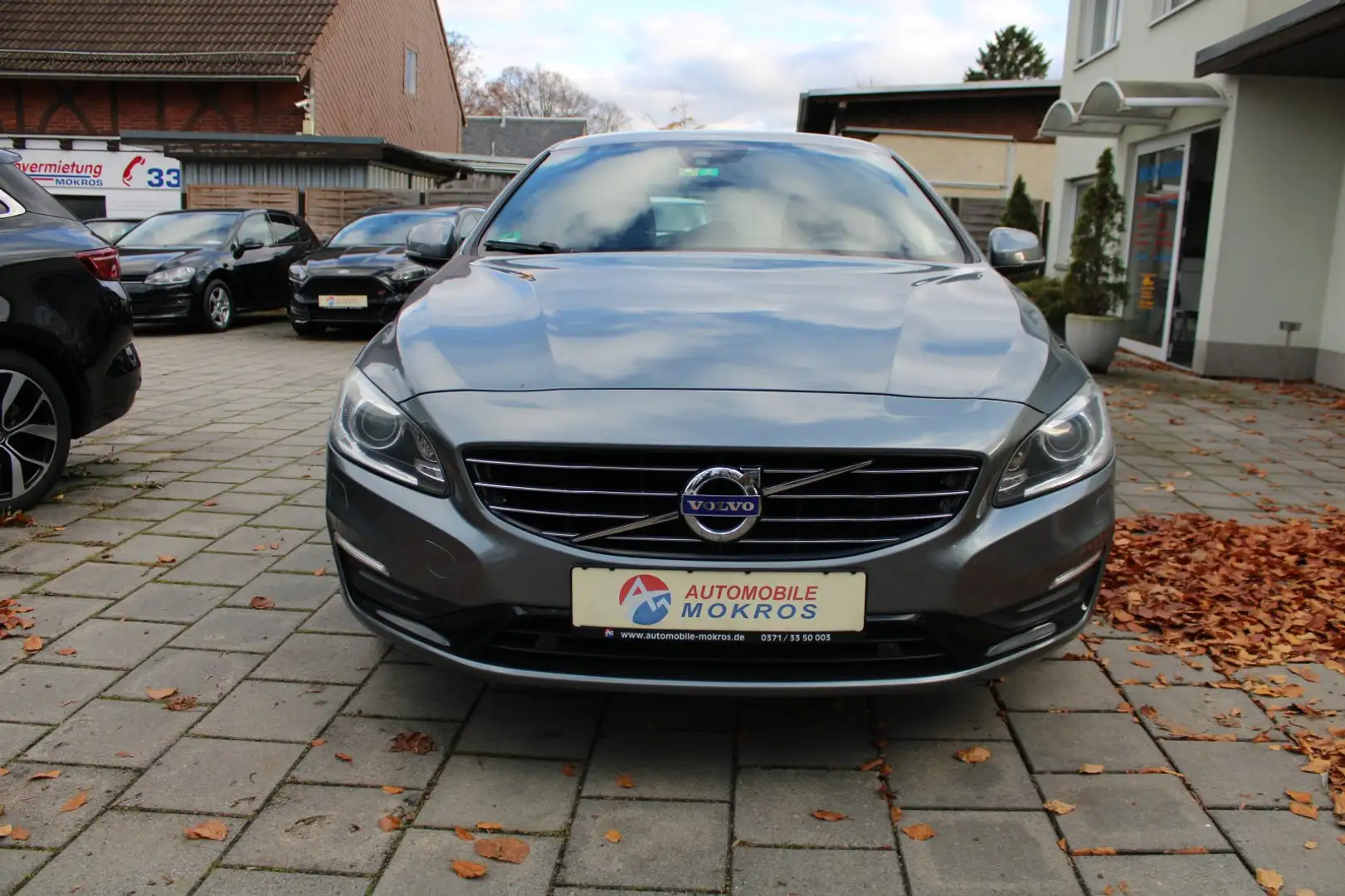 Volvo V60 D3 Linje Svart BiXenon Leder Navigation Tempomat P Grau - 2