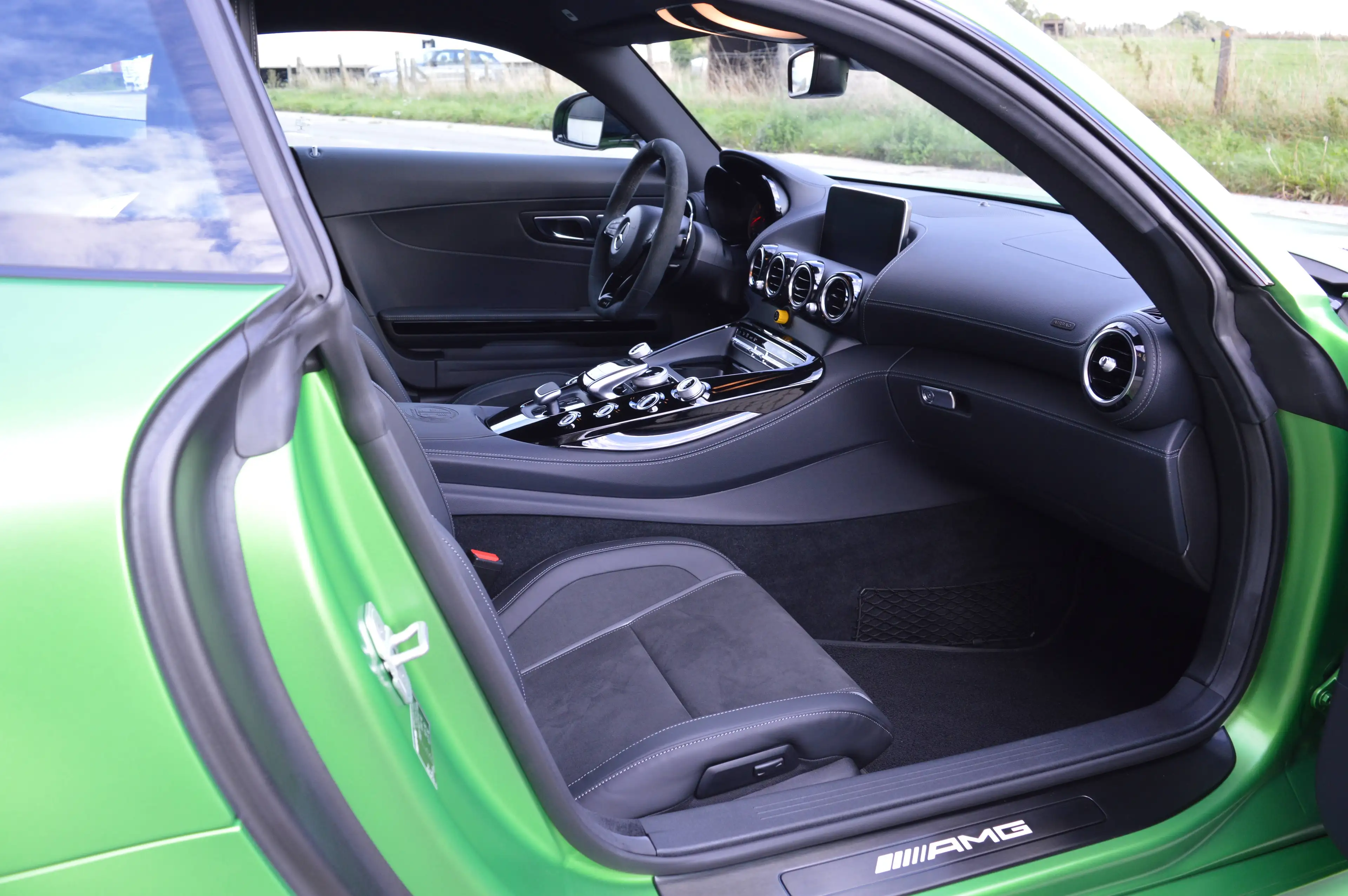 Mercedes-Benz AMG GT R 4.0 V8 BiTurbo - 6.000 km - Carbon roof - Ceramic brakes — photo 11