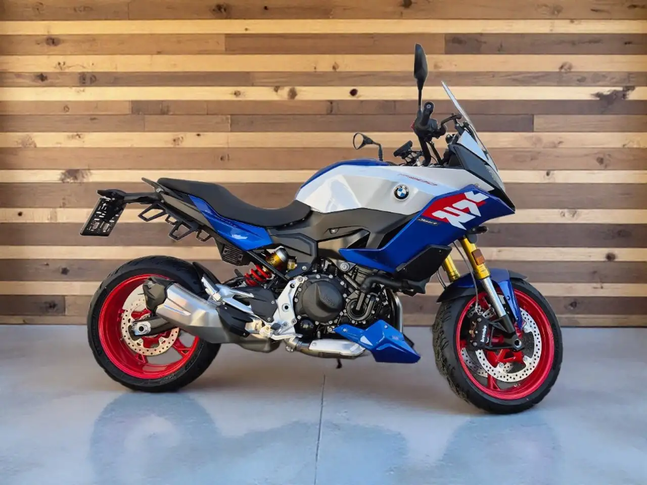 BMW F 900 XR