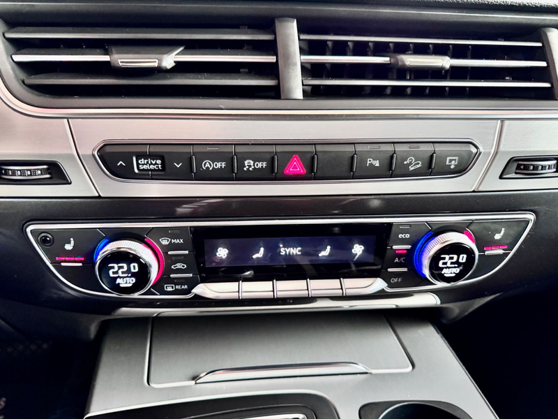 Audi Q7 3.0TDI 3x S Line Pano Virtual 7 Sitze Luft 21 — photo 15
