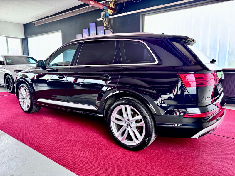 Audi Q7 3.0TDI 3x S Line Pano Virtual 7 Sitze Luft 21 — photo 9