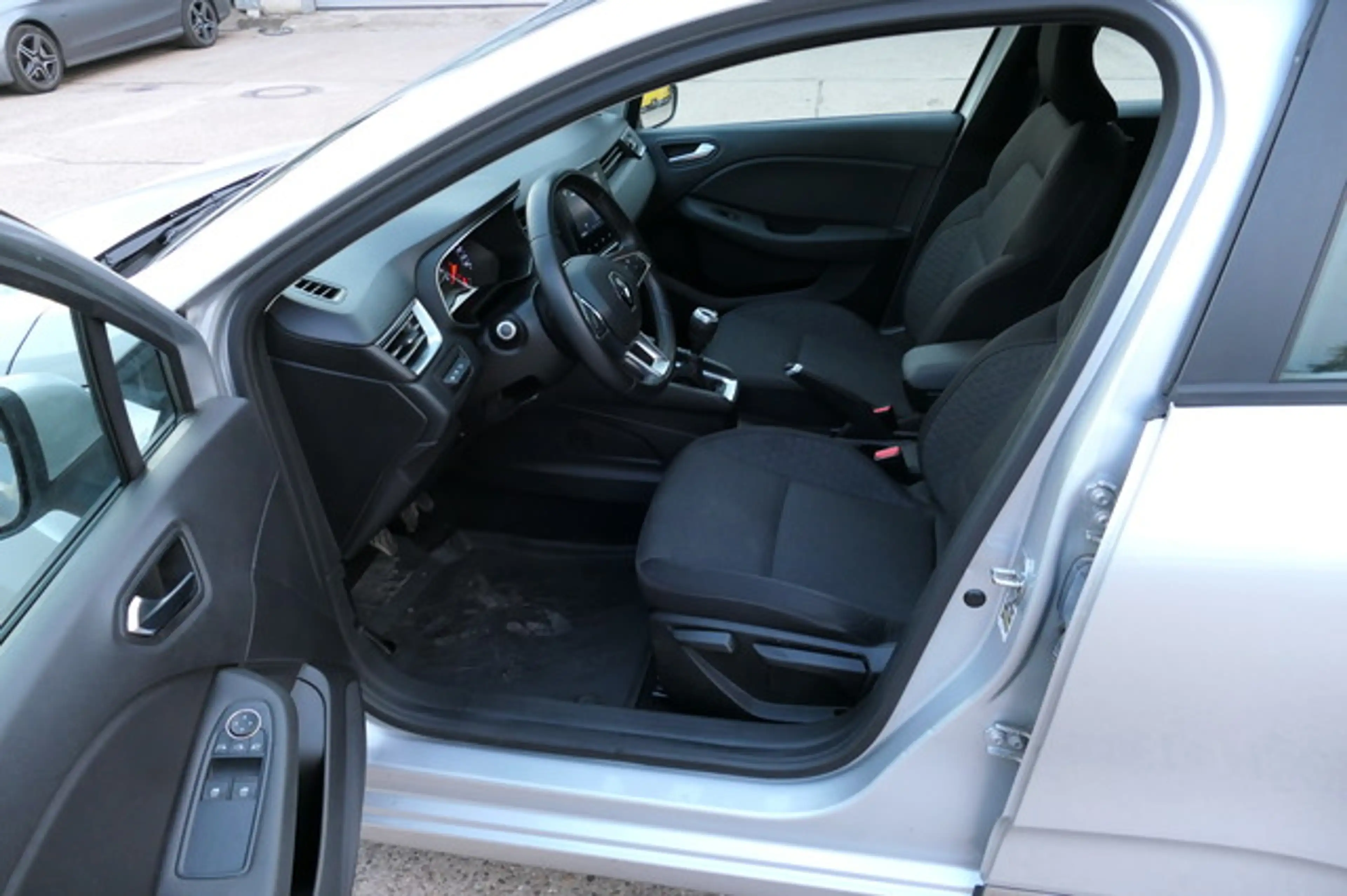 Renault Clio V Business Edition Klima Tempomat Sitzheizung — photo 11