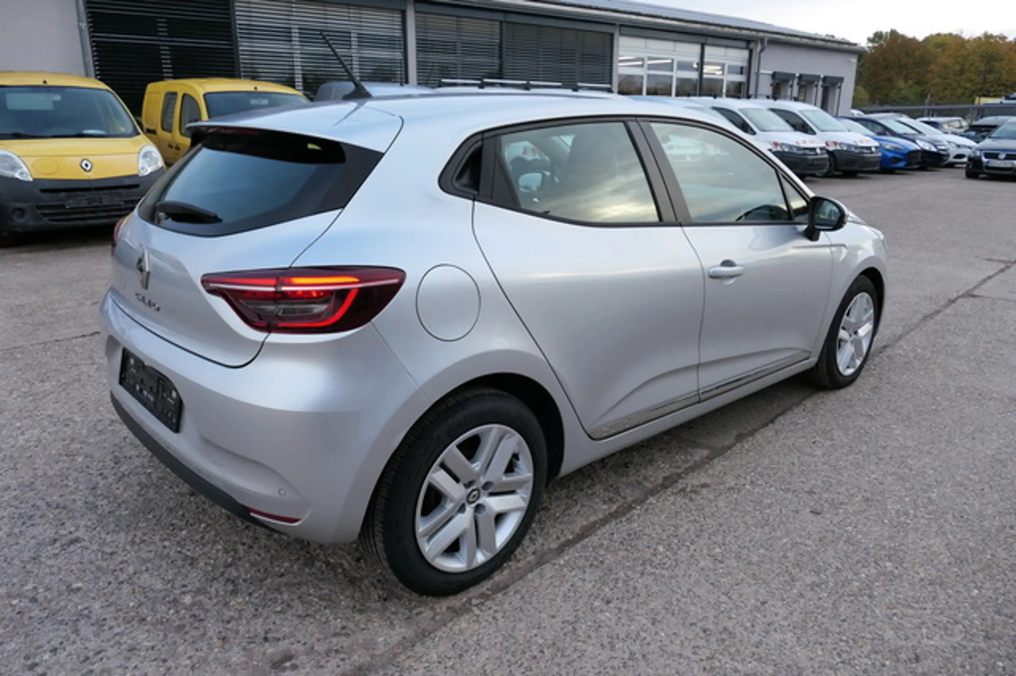 Renault Clio V Business Edition Klima Tempomat Sitzheizung — photo 3