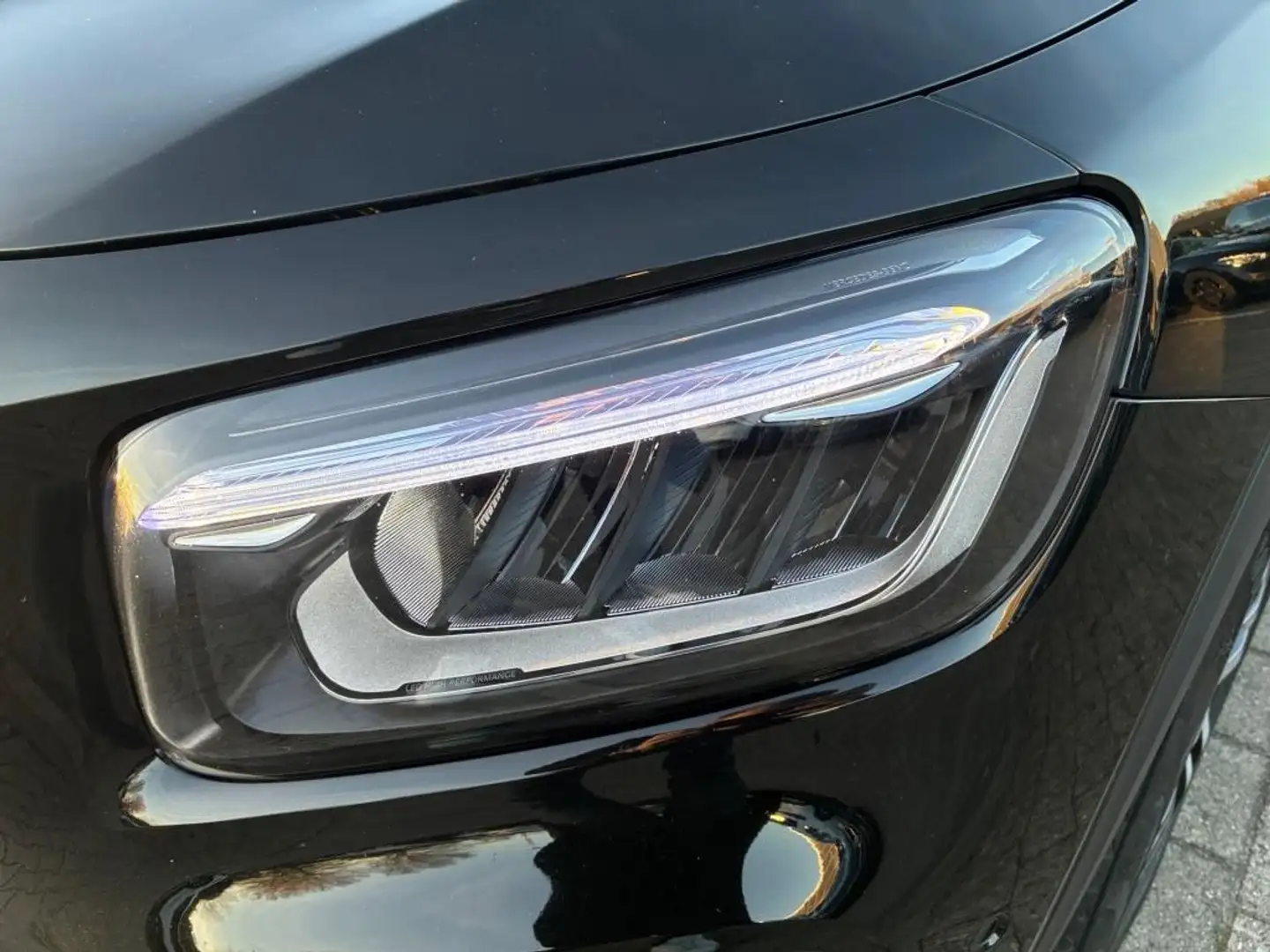 Mercedes-Benz GLB 220 d 4M Progr. Mbux AHK Kamera Tempomat LED Schwarz - 2