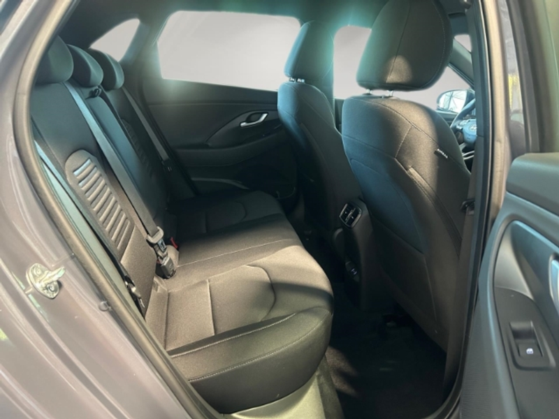 Hyundai i30 Advantage 48V 1,5 Automatik/Navi/Lenkrad/Sitzheizu — photo 13