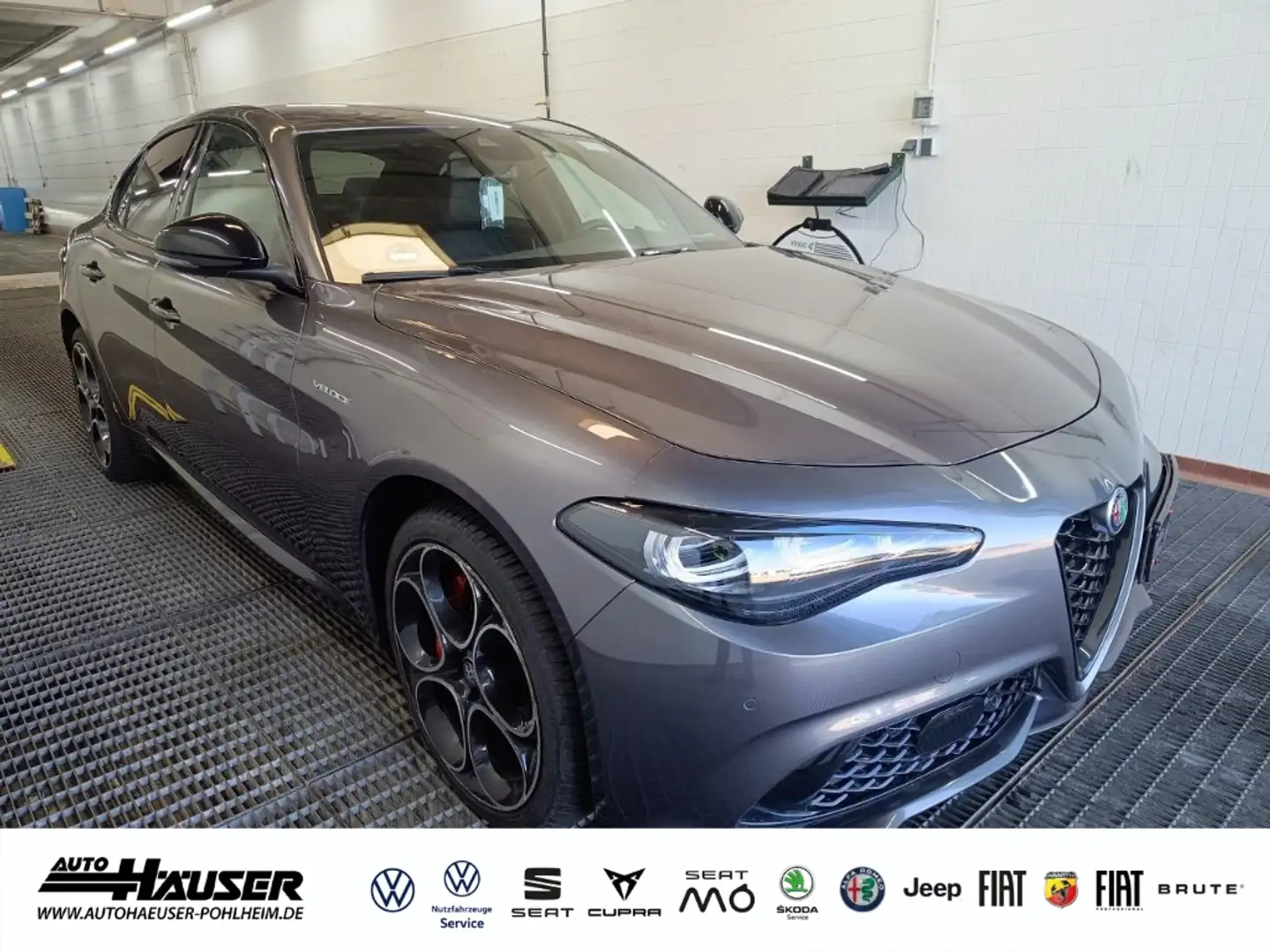Alfa Romeo Giulia MY24 Veloce 2.0 Turbo Q4 HARMAN-KARDON MEMORY NAV Grau - 2