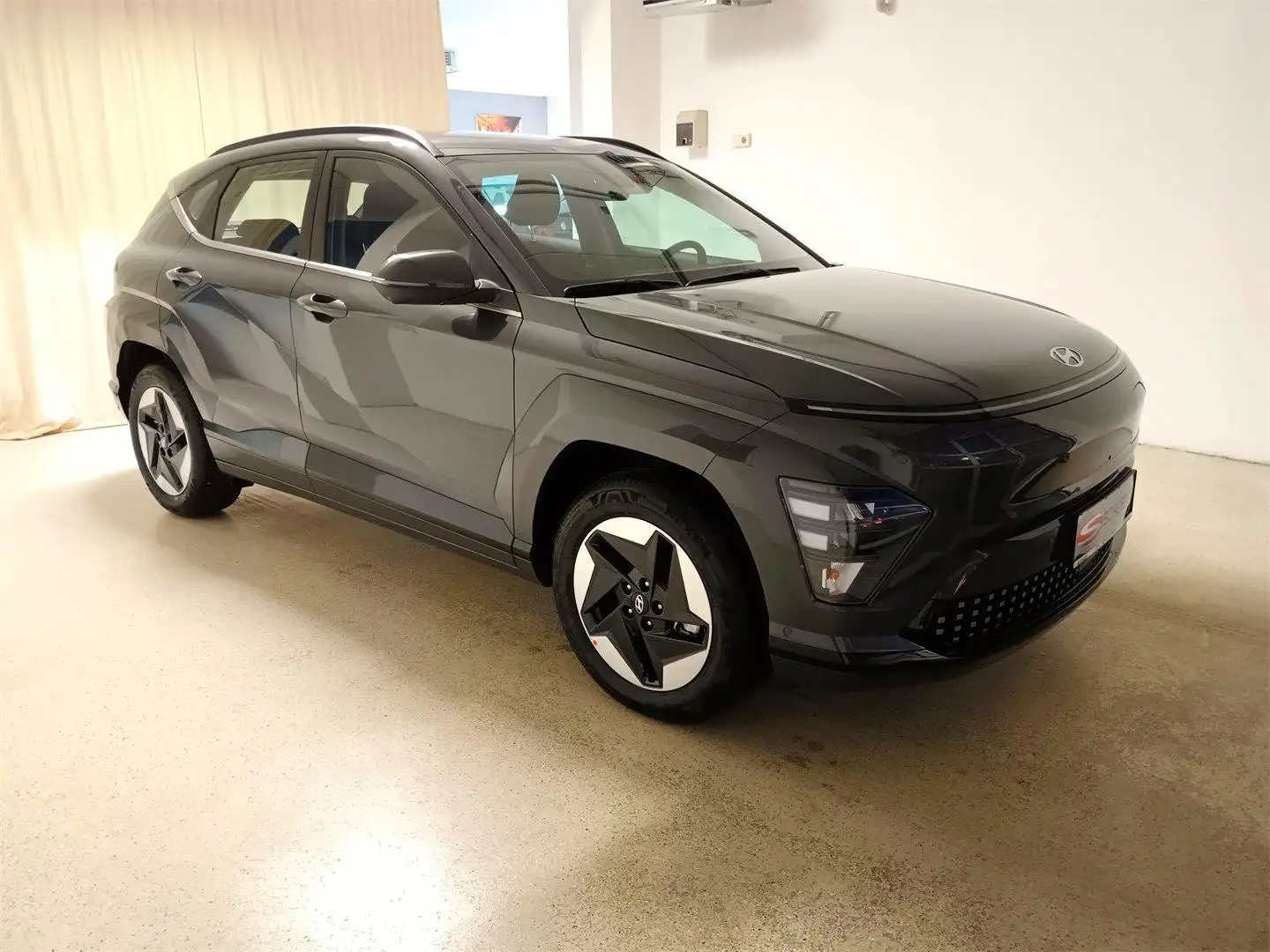 Hyundai KONA EV (SX2) Smart Line 48,6 kWh - PP1-OO5 Grau - 1
