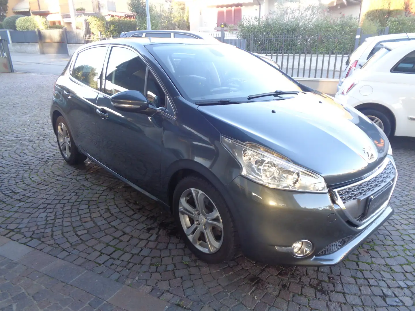 Peugeot 208 208  5p 1.4 hdi  Allure OK NEO PATENTATI Grigio - 1