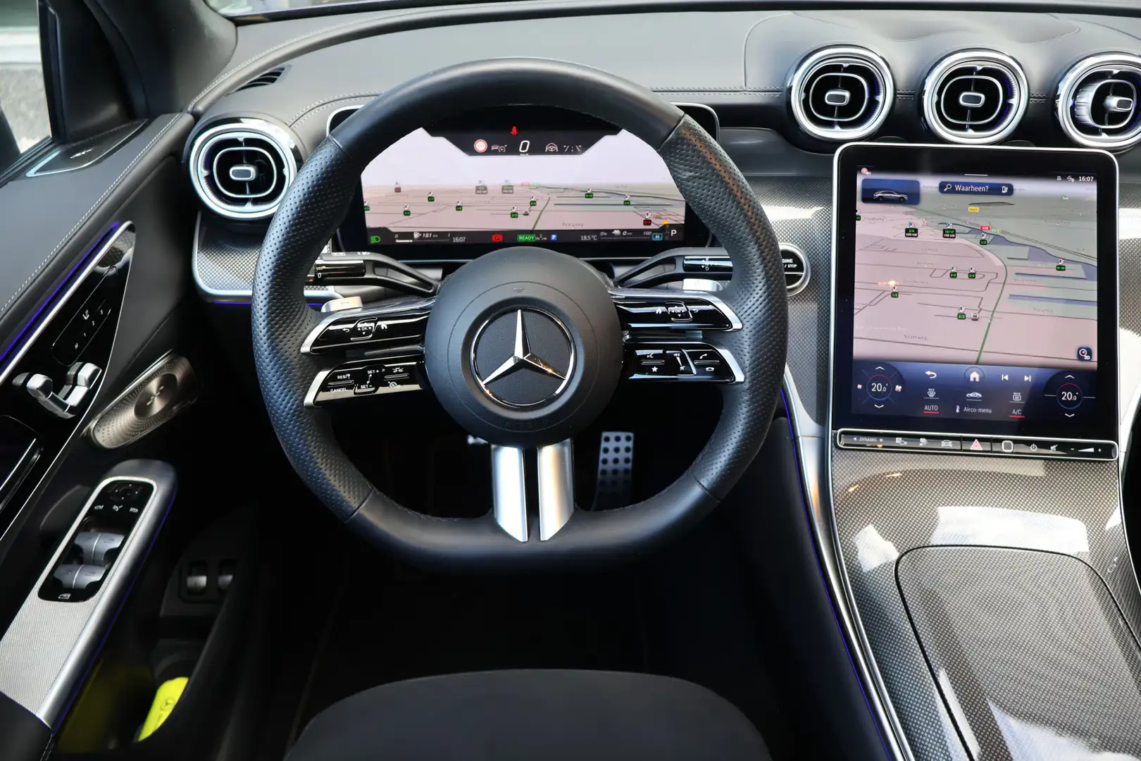 Mercedes-Benz GLC 300 Coupé 300e 4MATIC AMG Line l Panoramadak l Niveau- Bleu - 2