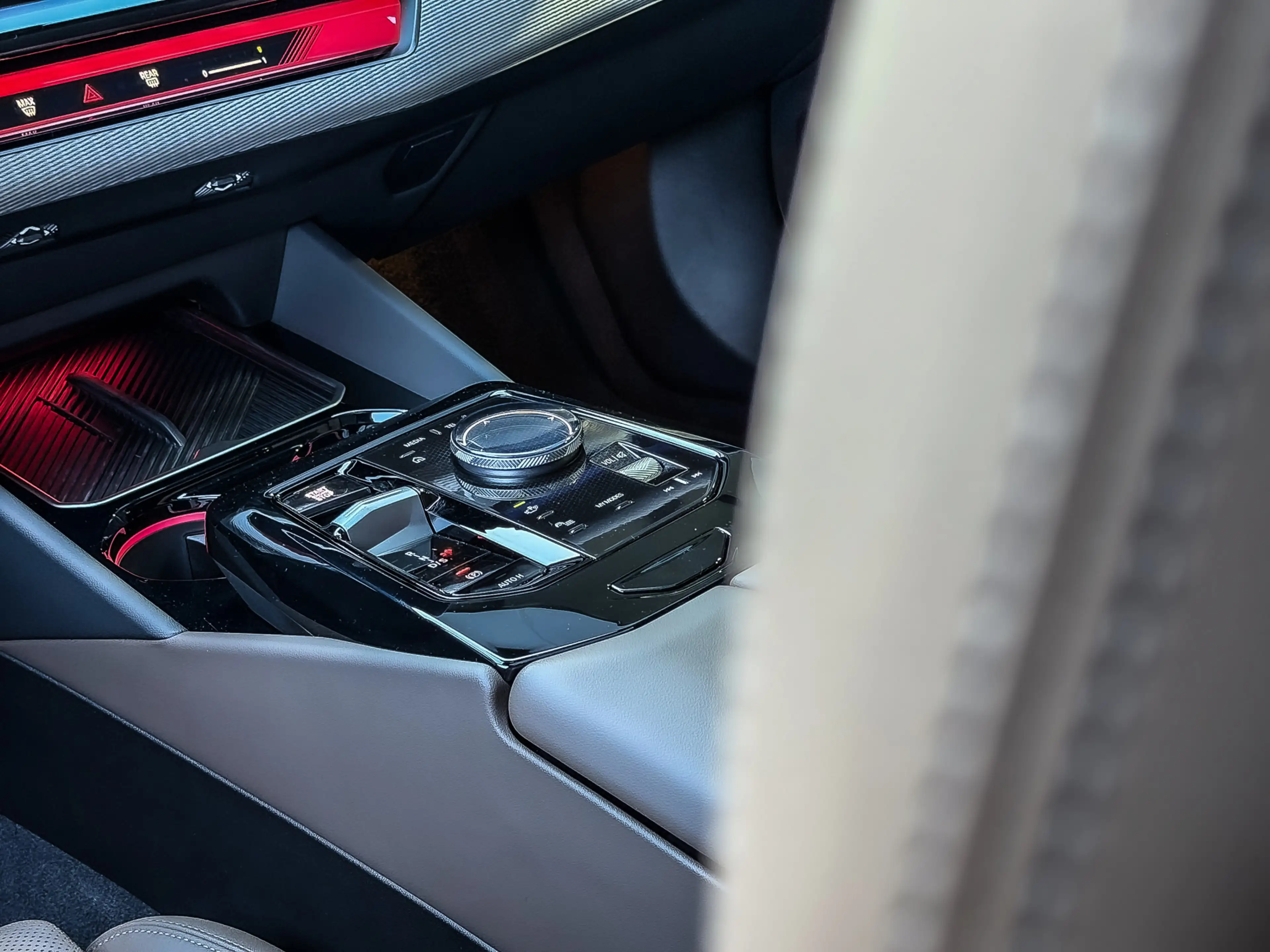 BMW 550 5-serie Touring 550e xDrive 490PK M-Sport | BOWERS — photo 11