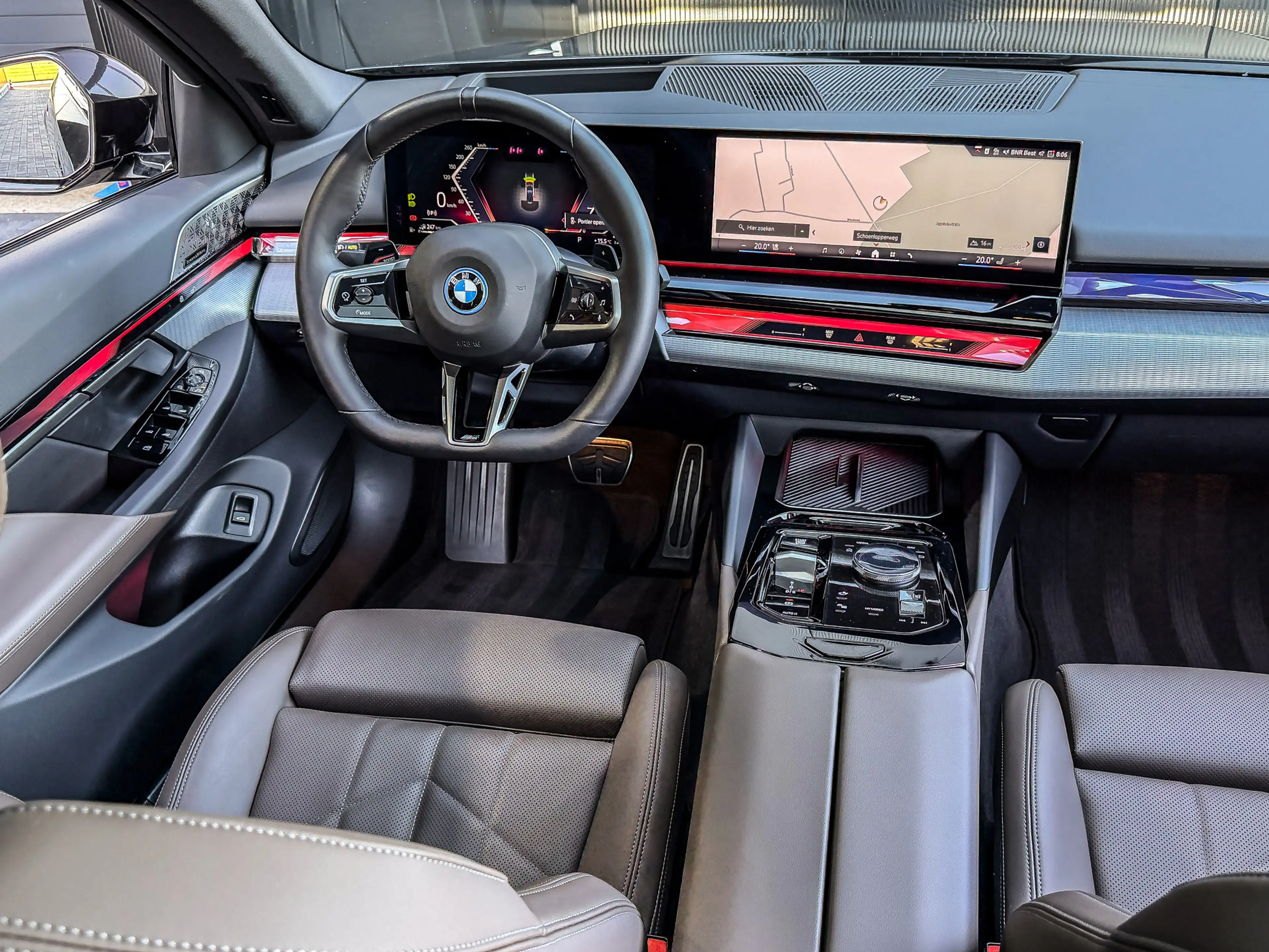 BMW 550 5-serie Touring 550e xDrive 490PK M-Sport | BOWERS — photo 8